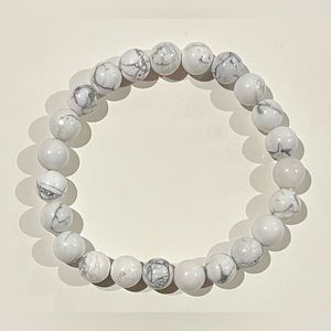 Howlite Crystal Bead Bracelet.  8mm beads.  Genuine, natural crystal. NWOT